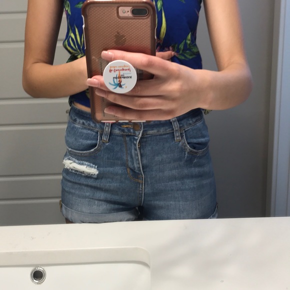 Denim shorts - Picture 3 of 4